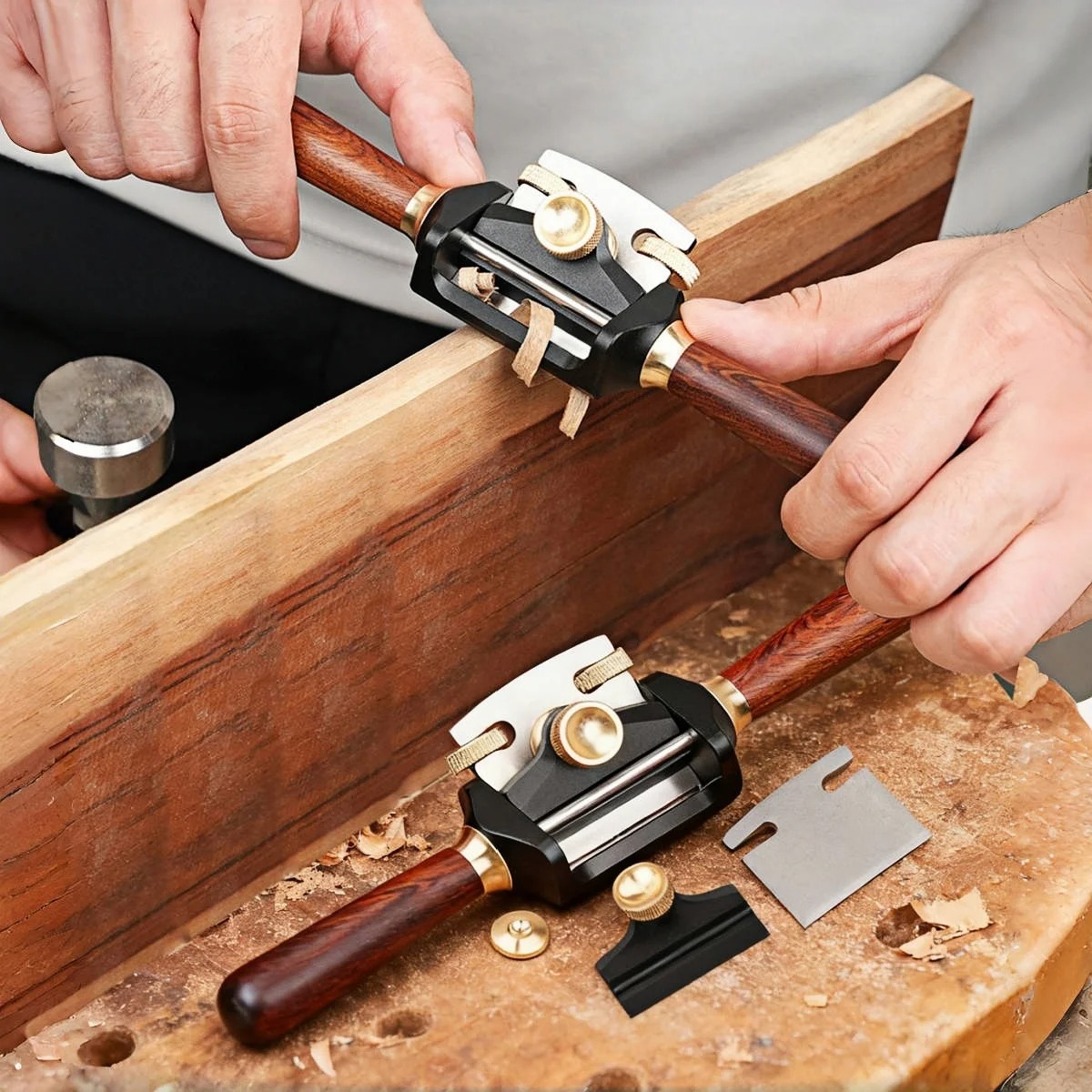 ALLOY Classic Rosewood & Brass Spokeshave for Curved Surfaces - Image 2