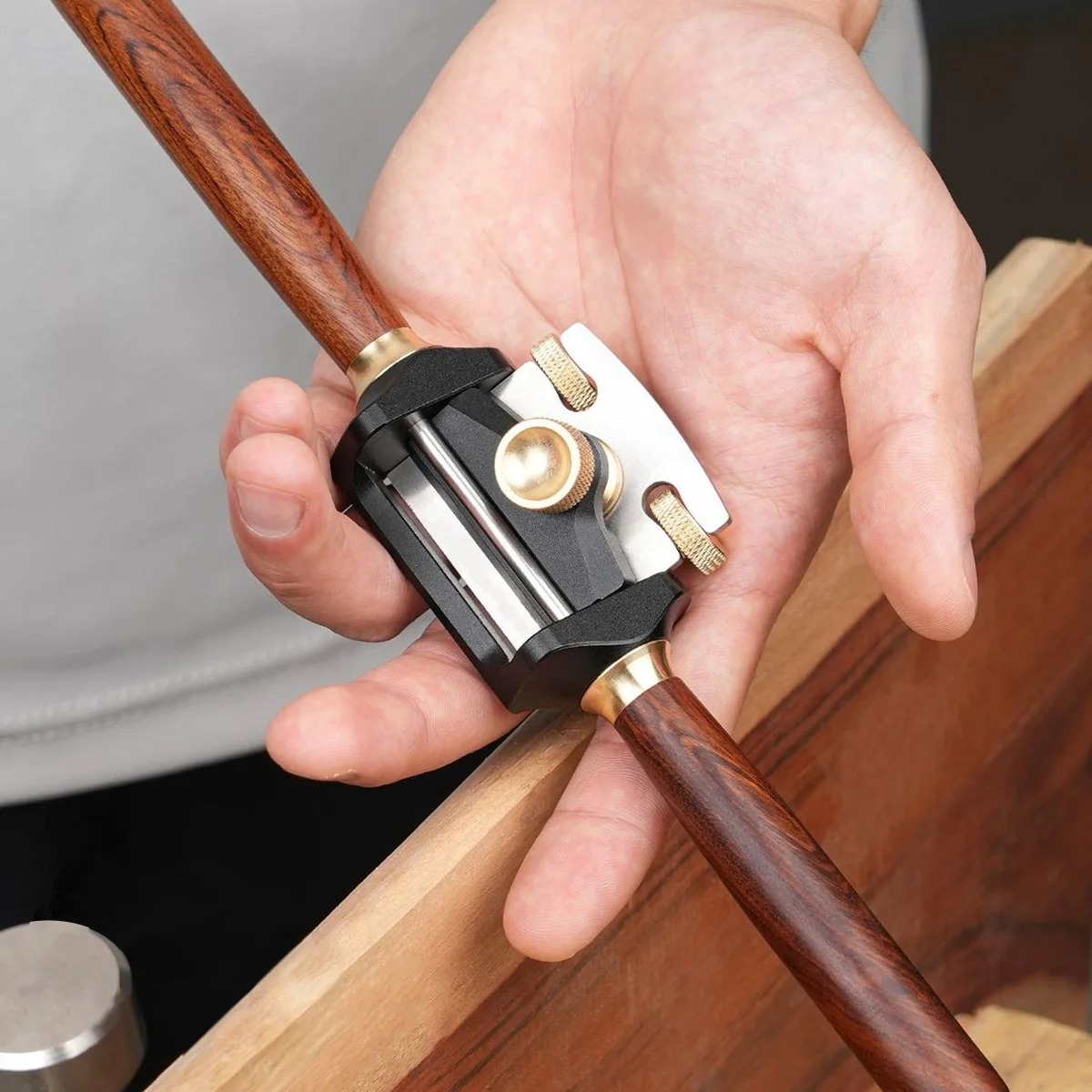 ALLOY Classic Rosewood & Brass Spokeshave for Curved Surfaces - Image 6
